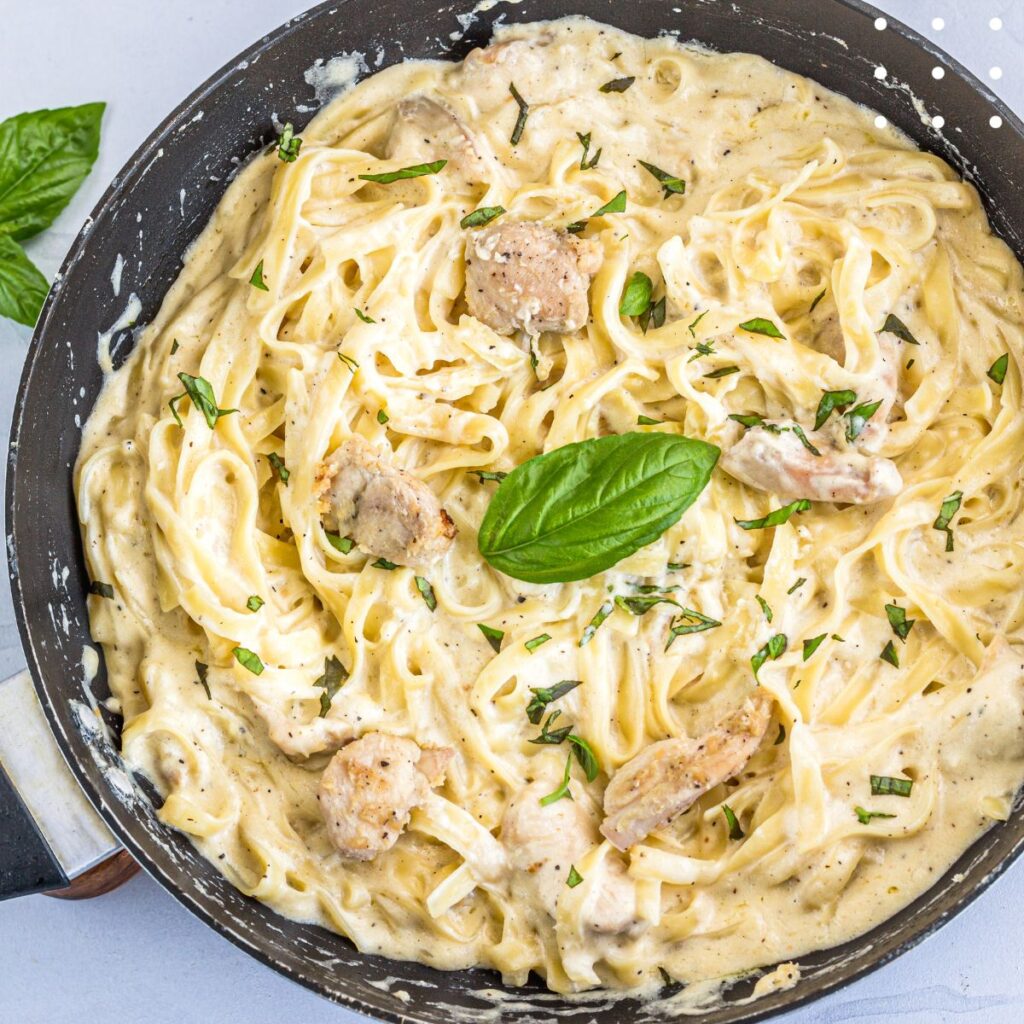 Cajun Chicken Alfredo In The Slow Cooker - Heavenly Recipes