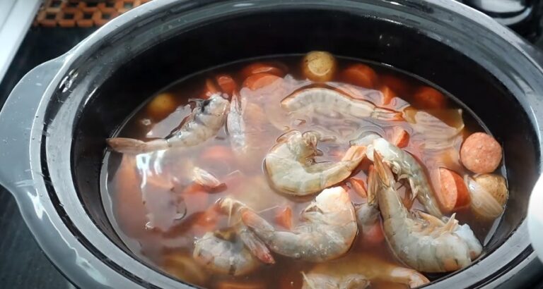 Delicious Slow Cooker Shrimp Boil Recipe