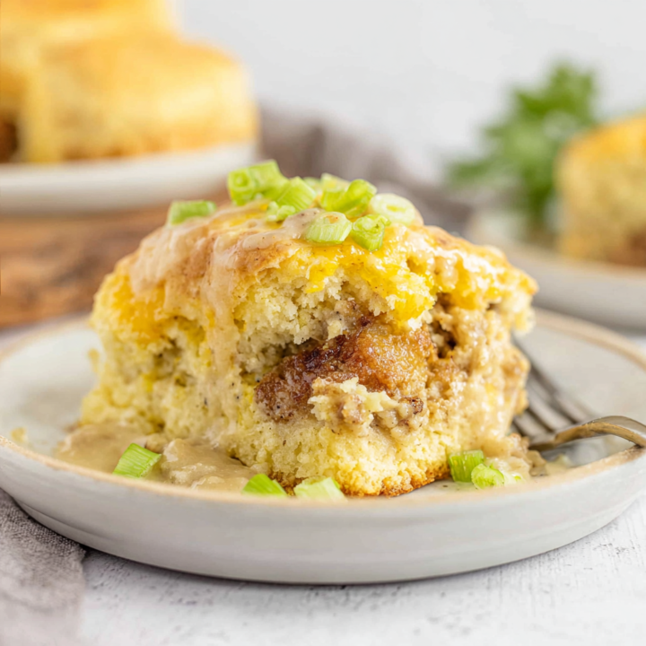 Slow Cooker Biscuits and Gravy Casserole