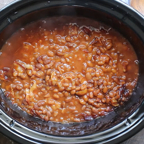 Slow Cooker Baked Beans