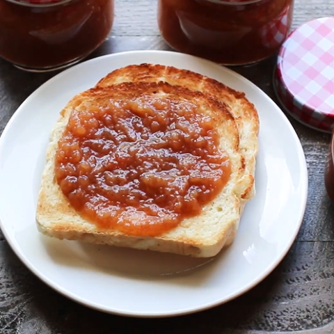 Slow Cooker Cinnamon Applesauce